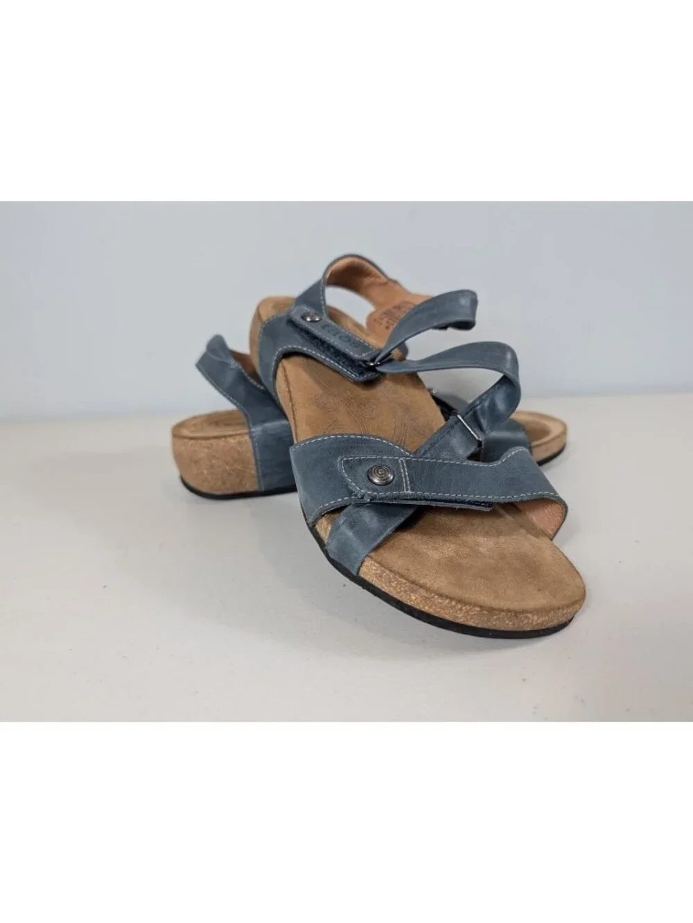 Taos trulie wedge sandals in navy blue leather women's size 7-7.5